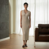 Textured Knit V-Neck Midaxi Dress