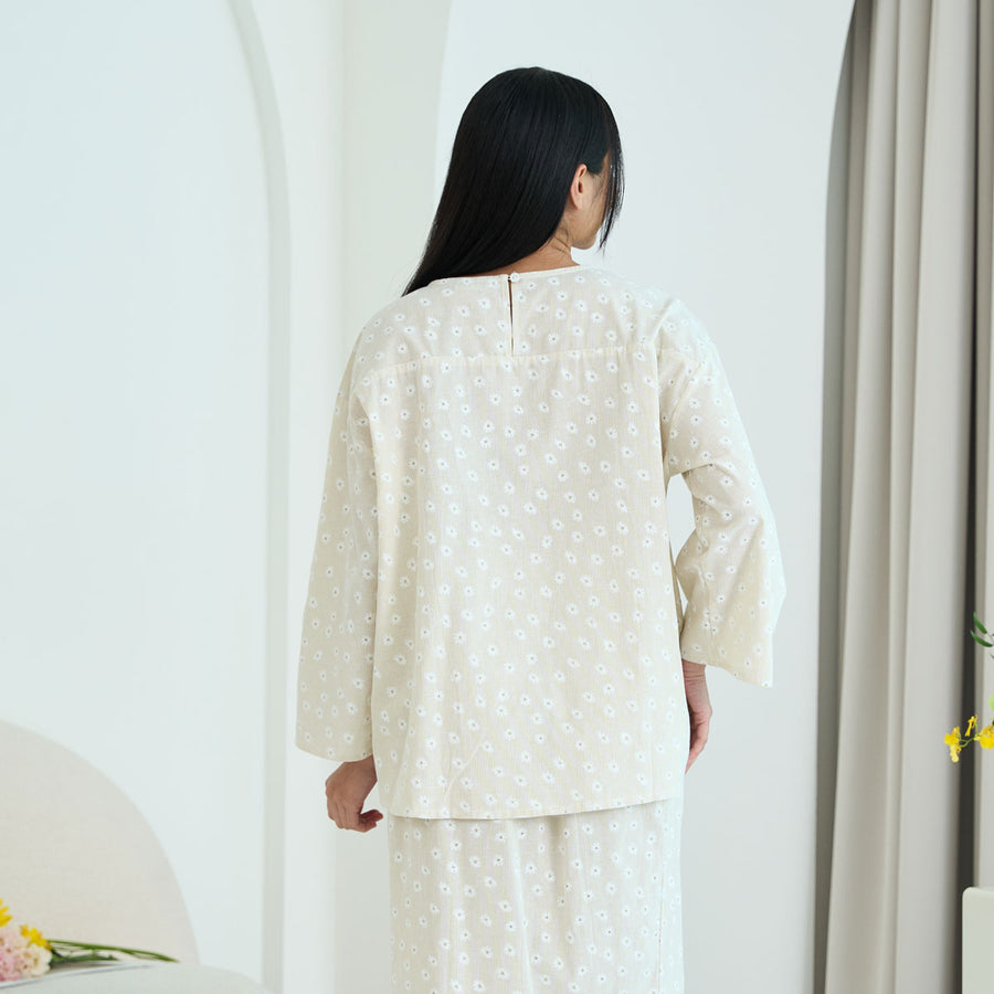 Floral Santai Long Sleeve Blouse